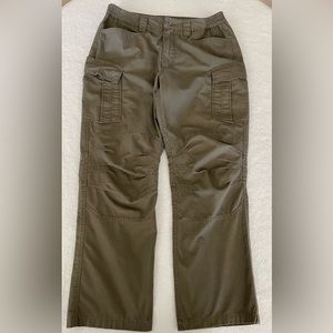 Mens Tactical Cargo Pants. Olive Green size 34x30